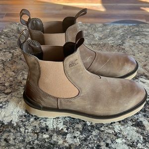 Sorel Hi Line Chelsea Boot size 10.5